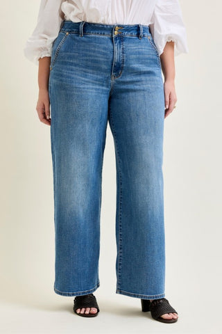 The Everyday Straight Leg Jean – Medium Wash (Plus) (Judy Blue)