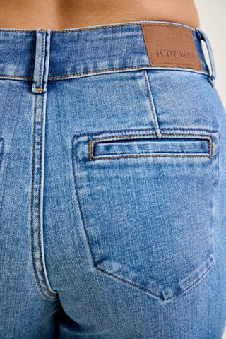 The Everyday Straight Jean – Medium Wash (Judy Blue)