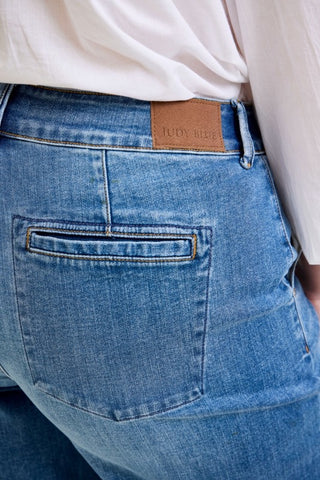 The Everyday Straight Leg Jean – Medium Wash (Plus) (Judy Blue)