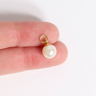 Hey Beautiful 8mm Pearl Charm – Gold Accent