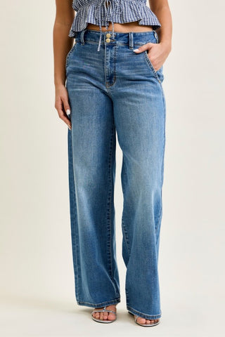 The Everyday Straight Jean – Medium Wash (Judy Blue)
