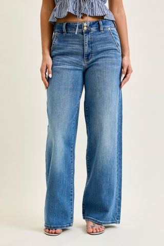 The Everyday Straight Jean – Medium Wash (Judy Blue)