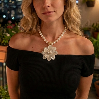 Ellie Coastal Mother-of-Pearl Flower Necklace