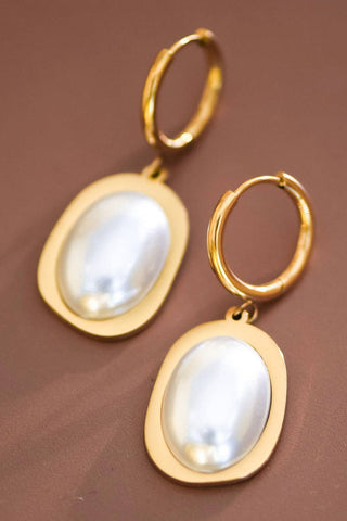 Hey Beautiful – 18K Gold Plated Tarnish-Resistant Pearl Drop Earrings – Waterproof Stainless Steel Earrings