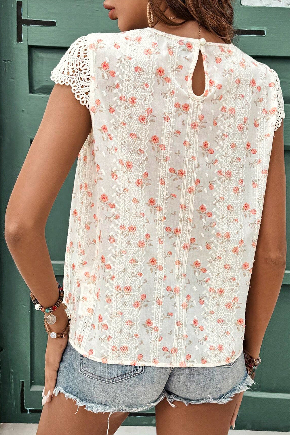 Sweet Apricot Lace Accent Garden Blouse 🌸