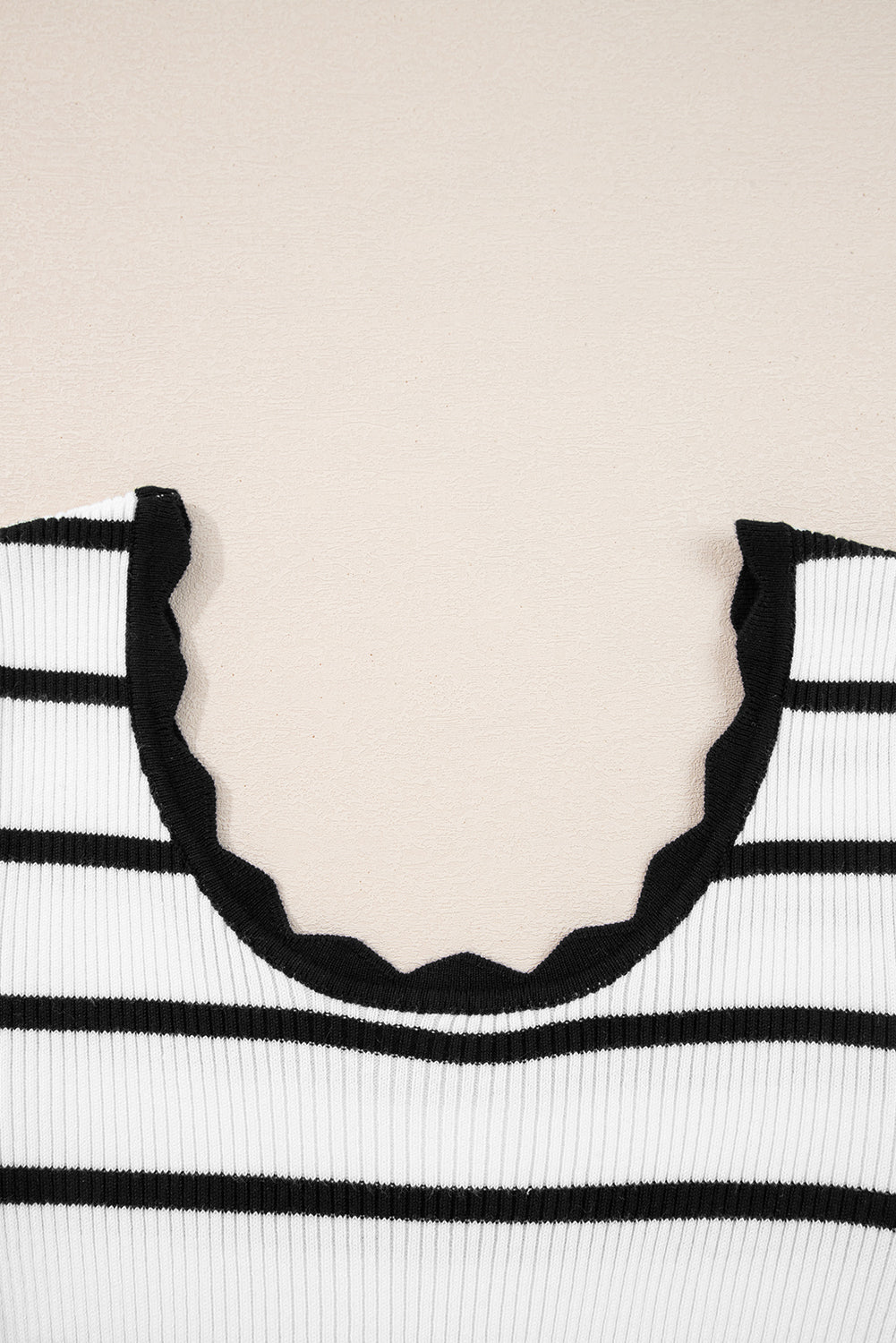 Scallop Sweetheart Ribbed Stripe Top – Black & White