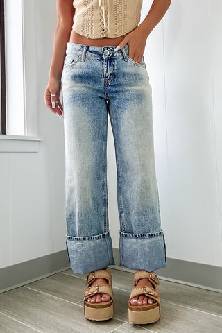 ✨ LUKE & ESTELLE – “The Effortlessly Iconic Cuffed Wide Leg Jeans” ✨
