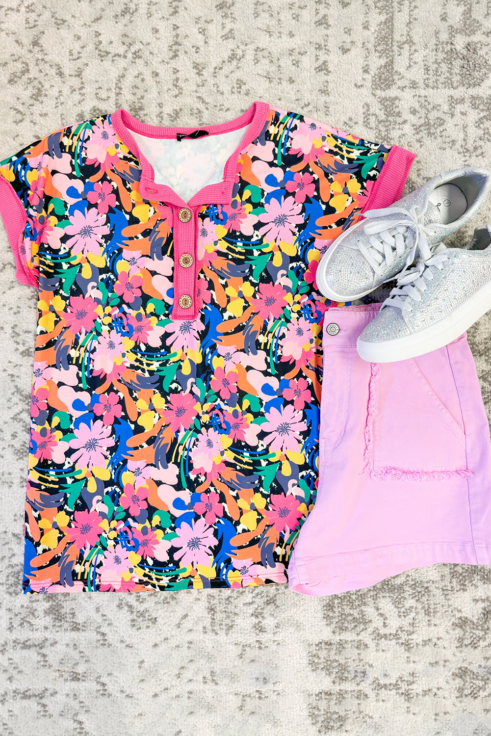 PLUS SIZE✨Confetti Garden Henley Tee (Hot-Pink Trim)