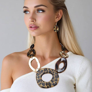 The Wild Luxe Link Statement Necklace Set – Leopard