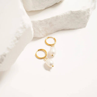Hey Beautiful Waterproof Tarnish-Free Freshwater Pearl Huggie Earrings – Gold