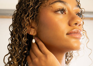 Hey Beautiful Waterproof Tarnish-Free Freshwater Pearl Huggie Earrings – Gold