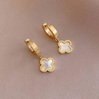 Hey Beautiful – 18K Gold Plated Tarnish-Resistant Clover Huggie Hoop Earrings