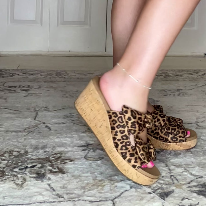 Corkys Bowed Up Wedge – Leopard Print Sass